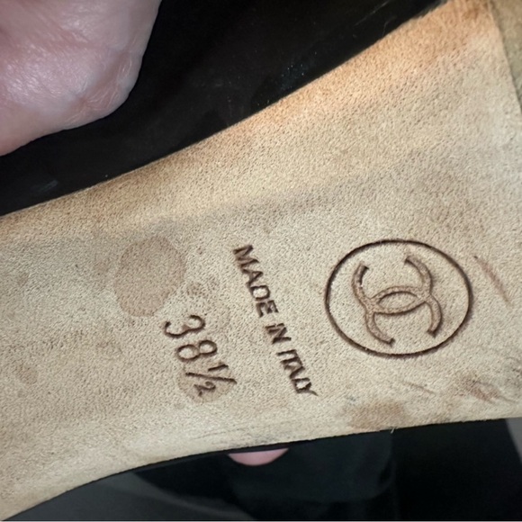 Authentic CHANEL Cap Toe Patent Leather Pumps |Retail $850 - Picture 8 of 9